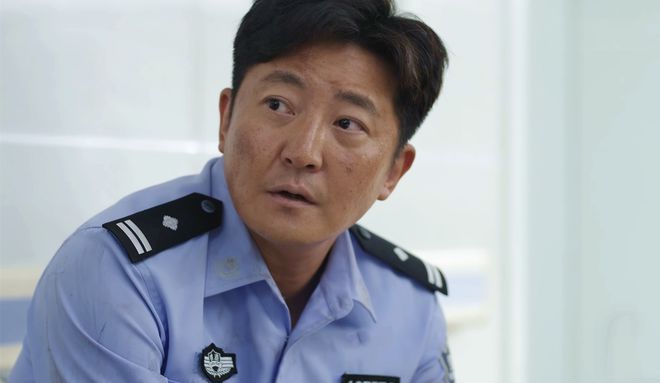 冬雨爬上常胜的床还不知为何输给周颖AG真人平台《驻站》大结局：直到王(图8)