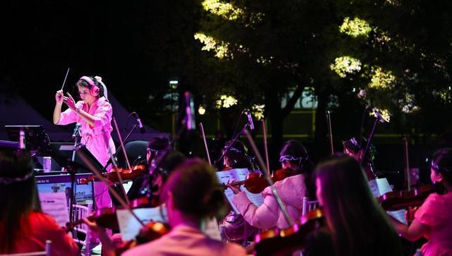 乐节让市民与艺术在城市空间相拥AG真人旗舰厅登录虹桥草地音